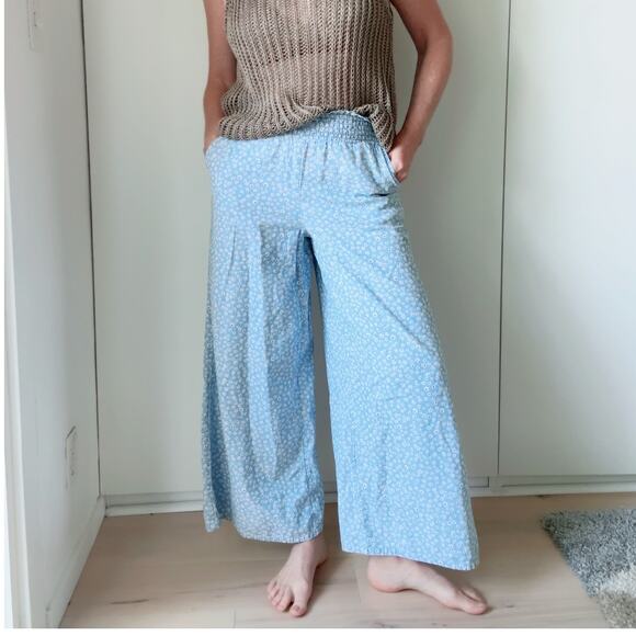 American Eagle Outfitters Wide Leg Cropped Pants Blue Floral Print Size XS - Picture 1 of 10